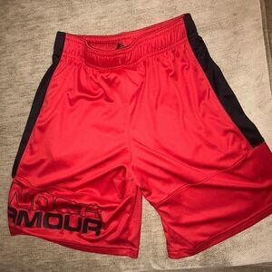 Under Armour boys athletic shorts size YSM
